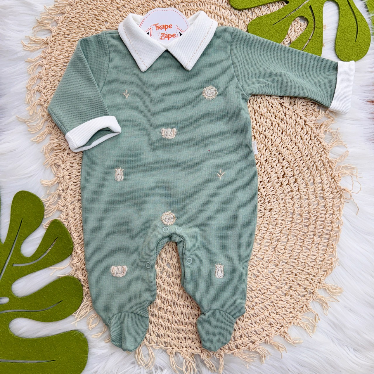 Macacão Tricotil (Tricot 100% Algodão) com Gola e Bordado - Verde Mini Safari